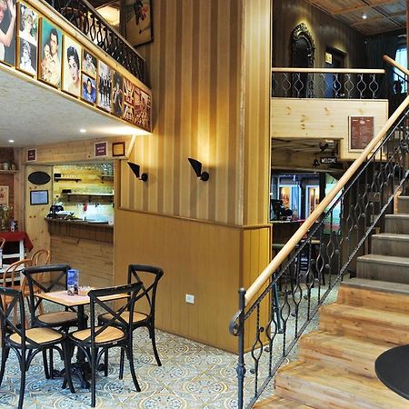 Hotel London Tirana Esterno foto