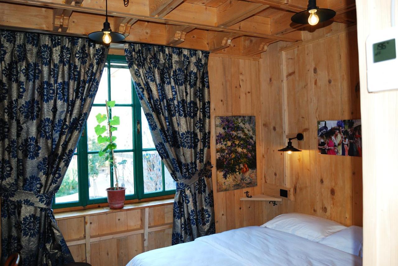 Hotel London Tirana Esterno foto