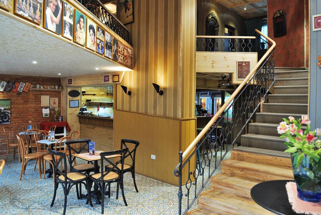 Hotel London Tirana Esterno foto