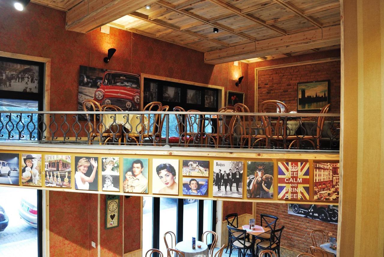 Hotel London Tirana Esterno foto